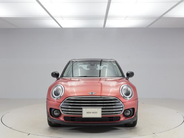 ＭＩＮＩ クーパー　クラブマン　クラシック・トリム　認定中古車　２年保証　スポーツシート　１７インチＡＷ　クルーズコントロール　リヤカメラ　前後センサー　ＬＥＤ　衝突警告　車線逸脱　フロントシートヒーター　コンフォートアクセス　純正ＨＤＤナビゲーション（25枚目）