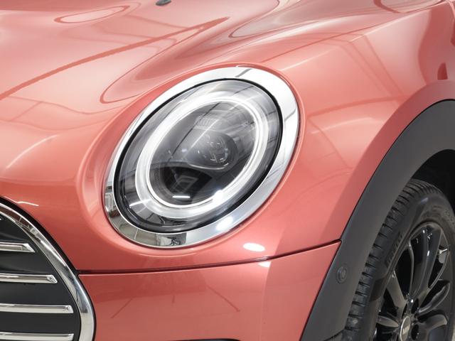 ＭＩＮＩ クーパー　クラブマン　クラシック・トリム　認定中古車　２年保証　スポーツシート　１７インチＡＷ　クルーズコントロール　リヤカメラ　前後センサー　ＬＥＤ　衝突警告　車線逸脱　フロントシートヒーター　コンフォートアクセス　純正ＨＤＤナビゲーション（27枚目）