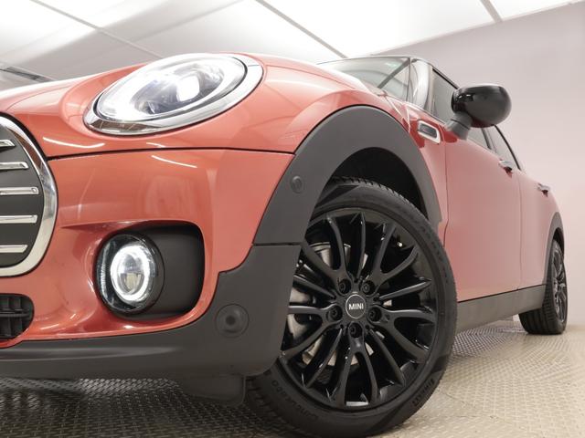 ＭＩＮＩ クーパー　クラブマン　クラシック・トリム　認定中古車　２年保証　スポーツシート　１７インチＡＷ　クルーズコントロール　リヤカメラ　前後センサー　ＬＥＤ　衝突警告　車線逸脱　フロントシートヒーター　コンフォートアクセス　純正ＨＤＤナビゲーション（34枚目）
