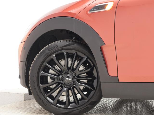 ＭＩＮＩ クーパー　クラブマン　クラシック・トリム　認定中古車　２年保証　スポーツシート　１７インチＡＷ　クルーズコントロール　リヤカメラ　前後センサー　ＬＥＤ　衝突警告　車線逸脱　フロントシートヒーター　コンフォートアクセス　純正ＨＤＤナビゲーション（35枚目）