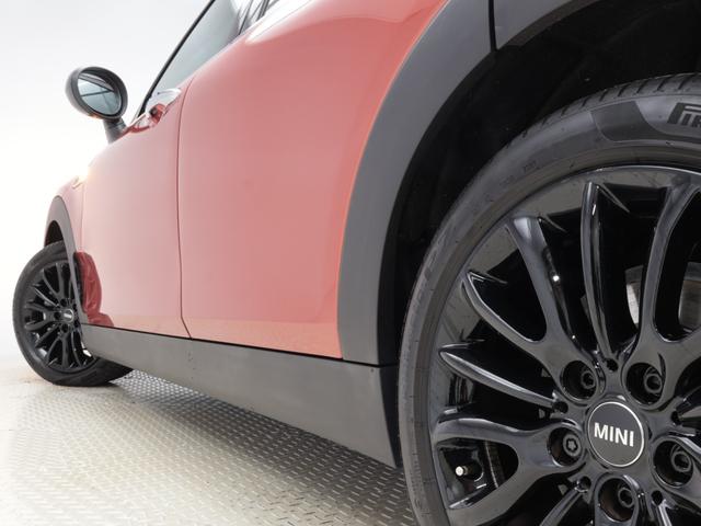 ＭＩＮＩ クーパー　クラブマン　クラシック・トリム　認定中古車　２年保証　スポーツシート　１７インチＡＷ　クルーズコントロール　リヤカメラ　前後センサー　ＬＥＤ　衝突警告　車線逸脱　フロントシートヒーター　コンフォートアクセス　純正ＨＤＤナビゲーション（37枚目）
