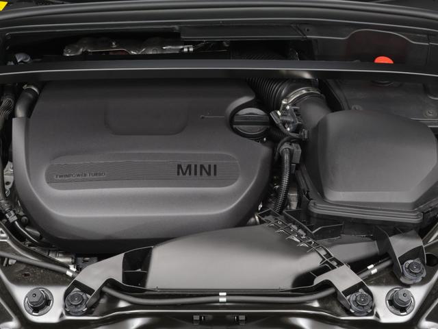 ＭＩＮＩ カントリーマンＤ　フェイバリット・トリム　認定中古車　２年保証　フェイバードトリム　パノラマサンルーフ　１９インチＡＷ　アクティブクルーズコントロール　Ｈａｒｍａｎ／Ｋａｒｄｏｎ　ヘッドアップディスプレイ　全周囲カメラ　衝突軽減　車線逸脱（5枚目）