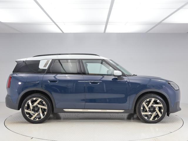 ＭＩＮＩ カントリーマンＤ　フェイバリット・トリム　認定中古車　２年保証　フェイバードトリム　パノラマサンルーフ　１９インチＡＷ　アクティブクルーズコントロール　Ｈａｒｍａｎ／Ｋａｒｄｏｎ　ヘッドアップディスプレイ　全周囲カメラ　衝突軽減　車線逸脱（6枚目）