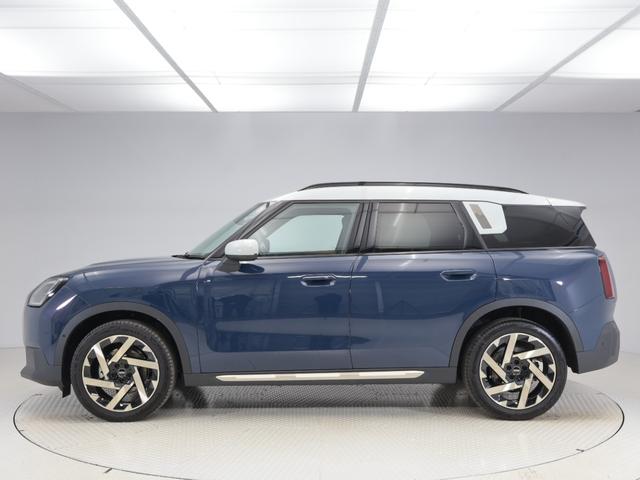ＭＩＮＩ カントリーマンＤ　フェイバリット・トリム　認定中古車　２年保証　フェイバードトリム　パノラマサンルーフ　１９インチＡＷ　アクティブクルーズコントロール　Ｈａｒｍａｎ／Ｋａｒｄｏｎ　ヘッドアップディスプレイ　全周囲カメラ　衝突軽減　車線逸脱（7枚目）