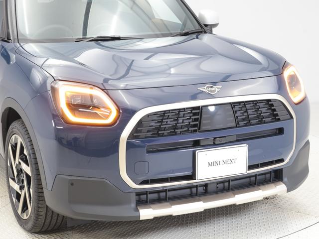 ＭＩＮＩ カントリーマンＤ　フェイバリット・トリム　認定中古車　２年保証　フェイバードトリム　パノラマサンルーフ　１９インチＡＷ　アクティブクルーズコントロール　Ｈａｒｍａｎ／Ｋａｒｄｏｎ　ヘッドアップディスプレイ　全周囲カメラ　衝突軽減　車線逸脱（21枚目）