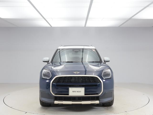 ＭＩＮＩ カントリーマンＤ　フェイバリット・トリム　認定中古車　２年保証　フェイバードトリム　パノラマサンルーフ　１９インチＡＷ　アクティブクルーズコントロール　Ｈａｒｍａｎ／Ｋａｒｄｏｎ　ヘッドアップディスプレイ　全周囲カメラ　衝突軽減　車線逸脱（23枚目）