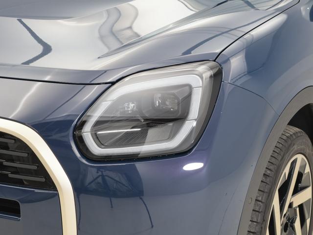 ＭＩＮＩ カントリーマンＤ　フェイバリット・トリム　認定中古車　２年保証　フェイバードトリム　パノラマサンルーフ　１９インチＡＷ　アクティブクルーズコントロール　Ｈａｒｍａｎ／Ｋａｒｄｏｎ　ヘッドアップディスプレイ　全周囲カメラ　衝突軽減　車線逸脱（26枚目）