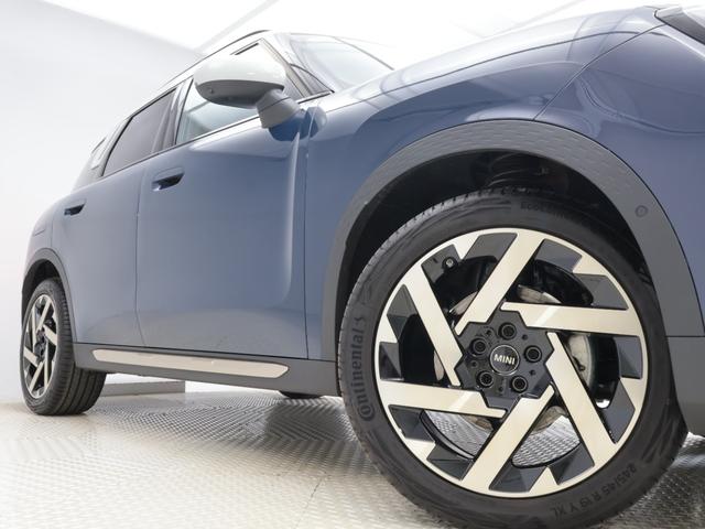 ＭＩＮＩ カントリーマンＤ　フェイバリット・トリム　認定中古車　２年保証　フェイバードトリム　パノラマサンルーフ　１９インチＡＷ　アクティブクルーズコントロール　Ｈａｒｍａｎ／Ｋａｒｄｏｎ　ヘッドアップディスプレイ　全周囲カメラ　衝突軽減　車線逸脱（27枚目）