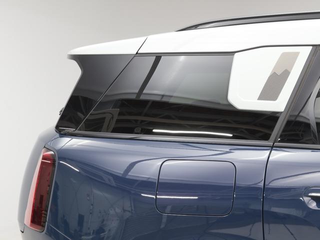 ＭＩＮＩ カントリーマンＤ　フェイバリット・トリム　認定中古車　２年保証　フェイバードトリム　パノラマサンルーフ　１９インチＡＷ　アクティブクルーズコントロール　Ｈａｒｍａｎ／Ｋａｒｄｏｎ　ヘッドアップディスプレイ　全周囲カメラ　衝突軽減　車線逸脱（32枚目）