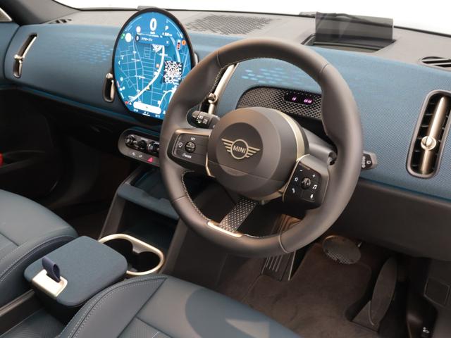 ＭＩＮＩ カントリーマンＤ　フェイバリット・トリム　認定中古車　２年保証　フェイバードトリム　パノラマサンルーフ　１９インチＡＷ　アクティブクルーズコントロール　Ｈａｒｍａｎ／Ｋａｒｄｏｎ　ヘッドアップディスプレイ　全周囲カメラ　衝突軽減　車線逸脱（42枚目）