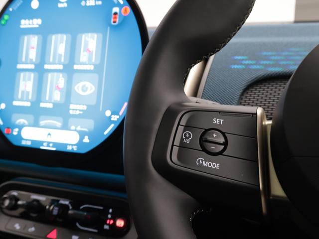 ＭＩＮＩ カントリーマンＤ　フェイバリット・トリム　認定中古車　２年保証　フェイバードトリム　パノラマサンルーフ　１９インチＡＷ　アクティブクルーズコントロール　Ｈａｒｍａｎ／Ｋａｒｄｏｎ　ヘッドアップディスプレイ　全周囲カメラ　衝突軽減　車線逸脱（44枚目）