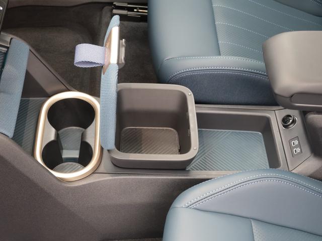 ＭＩＮＩ カントリーマンＤ　フェイバリット・トリム　認定中古車　２年保証　フェイバードトリム　パノラマサンルーフ　１９インチＡＷ　アクティブクルーズコントロール　Ｈａｒｍａｎ／Ｋａｒｄｏｎ　ヘッドアップディスプレイ　全周囲カメラ　衝突軽減　車線逸脱（53枚目）