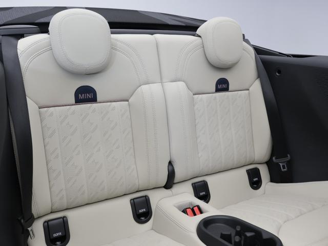 ＭＩＮＩ クーパーＣ　コンバーチブル　フェイバリット・トリム　認定中古車　２年保証　フェイバードトリム　ベージュ内装　１７インチＡＷ　アクティブクルーズコントロール　全周囲カメラ　前後センサー　アダプティブＬＥＤ　衝突軽減　車線逸脱　ステアリングヒーター（14枚目）