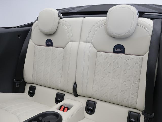 ＭＩＮＩ クーパーＣ　コンバーチブル　フェイバリット・トリム　認定中古車　２年保証　フェイバードトリム　ベージュ内装　１７インチＡＷ　アクティブクルーズコントロール　全周囲カメラ　前後センサー　アダプティブＬＥＤ　衝突軽減　車線逸脱　ステアリングヒーター（15枚目）