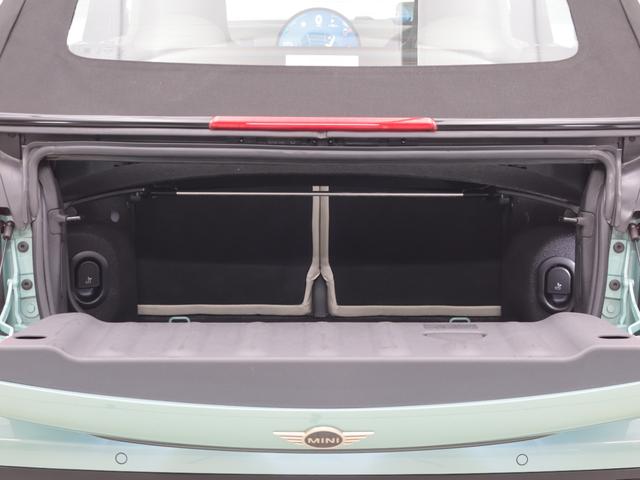 ＭＩＮＩ クーパーＣ　コンバーチブル　フェイバリット・トリム　認定中古車　２年保証　フェイバードトリム　ベージュ内装　１７インチＡＷ　アクティブクルーズコントロール　全周囲カメラ　前後センサー　アダプティブＬＥＤ　衝突軽減　車線逸脱　ステアリングヒーター（16枚目）