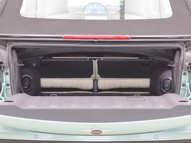 ＭＩＮＩ クーパーＣ　コンバーチブル　フェイバリット・トリム　認定中古車　２年保証　フェイバードトリム　ベージュ内装　１７インチＡＷ　アクティブクルーズコントロール　全周囲カメラ　前後センサー　アダプティブＬＥＤ　衝突軽減　車線逸脱　ステアリングヒーター（18枚目）