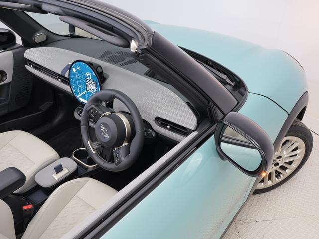 ＭＩＮＩ クーパーＣ　コンバーチブル　フェイバリット・トリム　認定中古車　２年保証　フェイバードトリム　ベージュ内装　１７インチＡＷ　アクティブクルーズコントロール　全周囲カメラ　前後センサー　アダプティブＬＥＤ　衝突軽減　車線逸脱　ステアリングヒーター（28枚目）