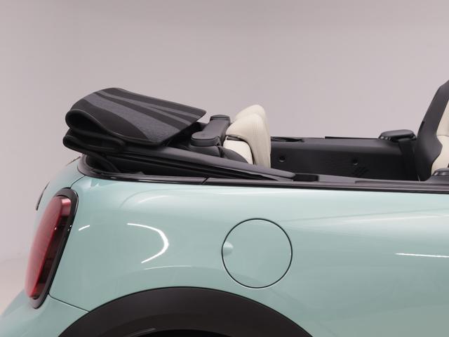 ＭＩＮＩ クーパーＣ　コンバーチブル　フェイバリット・トリム　認定中古車　２年保証　フェイバードトリム　ベージュ内装　１７インチＡＷ　アクティブクルーズコントロール　全周囲カメラ　前後センサー　アダプティブＬＥＤ　衝突軽減　車線逸脱　ステアリングヒーター（32枚目）