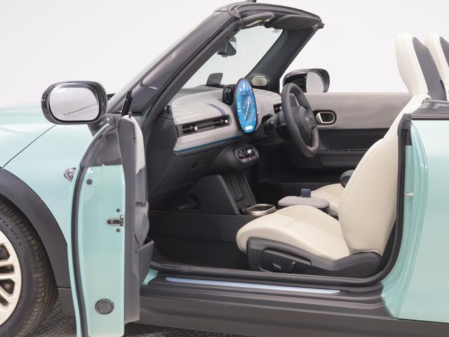 ＭＩＮＩ クーパーＣ　コンバーチブル　フェイバリット・トリム　認定中古車　２年保証　フェイバードトリム　ベージュ内装　１７インチＡＷ　アクティブクルーズコントロール　全周囲カメラ　前後センサー　アダプティブＬＥＤ　衝突軽減　車線逸脱　ステアリングヒーター（41枚目）