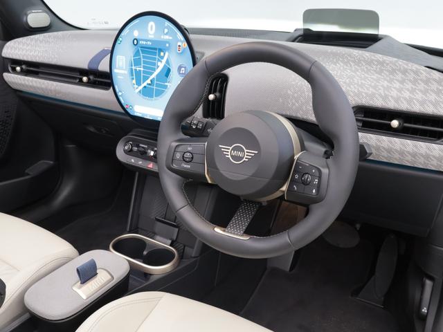 ＭＩＮＩ クーパーＣ　コンバーチブル　フェイバリット・トリム　認定中古車　２年保証　フェイバードトリム　ベージュ内装　１７インチＡＷ　アクティブクルーズコントロール　全周囲カメラ　前後センサー　アダプティブＬＥＤ　衝突軽減　車線逸脱　ステアリングヒーター（42枚目）