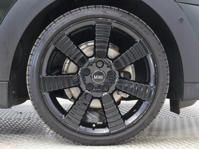 ＭＩＮＩ クーパー　レゾリュート・エディション　認定中古車　２年保証　ＲＥＳＯＬＵＴＥ　ＥＤＩＴＩＯＮ　１８インチＡＷ　クルーズコントロール　ヘッドアップディスプレイ　ナビ非装着　リヤカメラ　前後センサー　衝突軽減　車線逸脱　フロントシートヒーター（10枚目）