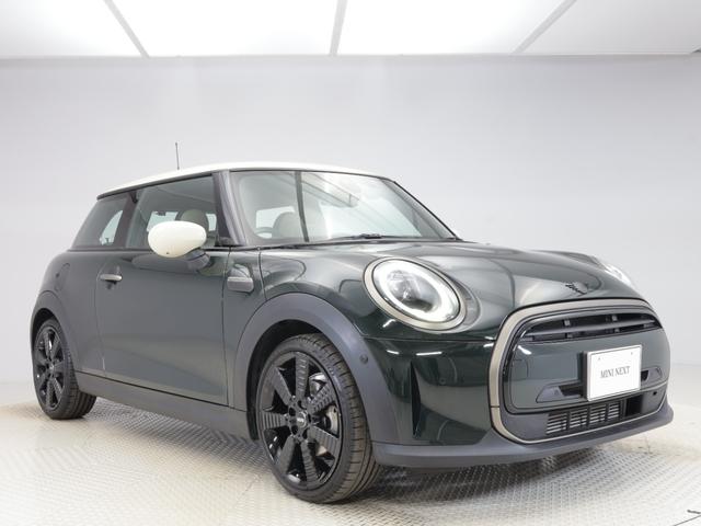ＭＩＮＩ クーパー　レゾリュート・エディション　認定中古車　２年保証　ＲＥＳＯＬＵＴＥ　ＥＤＩＴＩＯＮ　１８インチＡＷ　クルーズコントロール　ヘッドアップディスプレイ　ナビ非装着　リヤカメラ　前後センサー　衝突軽減　車線逸脱　フロントシートヒーター（19枚目）