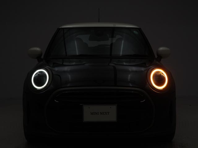 ＭＩＮＩ クーパー　レゾリュート・エディション　認定中古車　２年保証　ＲＥＳＯＬＵＴＥ　ＥＤＩＴＩＯＮ　１８インチＡＷ　クルーズコントロール　ヘッドアップディスプレイ　ナビ非装着　リヤカメラ　前後センサー　衝突軽減　車線逸脱　フロントシートヒーター（25枚目）