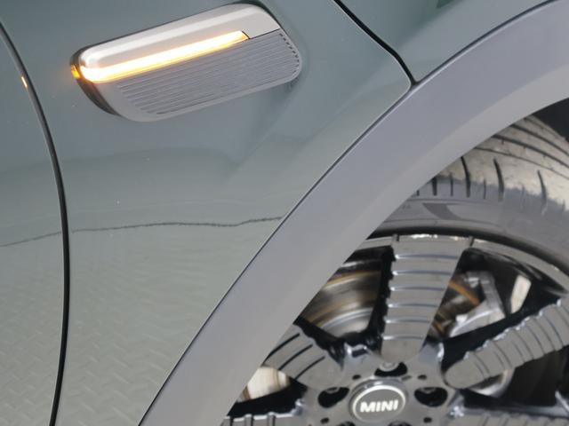 ＭＩＮＩ クーパー　レゾリュート・エディション　認定中古車　２年保証　ＲＥＳＯＬＵＴＥ　ＥＤＩＴＩＯＮ　１８インチＡＷ　クルーズコントロール　ヘッドアップディスプレイ　ナビ非装着　リヤカメラ　前後センサー　衝突軽減　車線逸脱　フロントシートヒーター（29枚目）