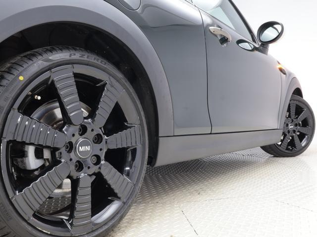ＭＩＮＩ クーパー　レゾリュート・エディション　認定中古車　２年保証　ＲＥＳＯＬＵＴＥ　ＥＤＩＴＩＯＮ　１８インチＡＷ　クルーズコントロール　ヘッドアップディスプレイ　ナビ非装着　リヤカメラ　前後センサー　衝突軽減　車線逸脱　フロントシートヒーター（31枚目）
