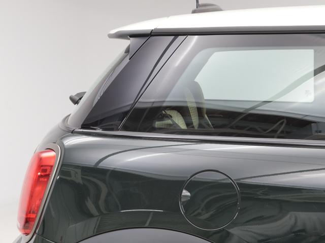 ＭＩＮＩ クーパー　レゾリュート・エディション　認定中古車　２年保証　ＲＥＳＯＬＵＴＥ　ＥＤＩＴＩＯＮ　１８インチＡＷ　クルーズコントロール　ヘッドアップディスプレイ　ナビ非装着　リヤカメラ　前後センサー　衝突軽減　車線逸脱　フロントシートヒーター（33枚目）