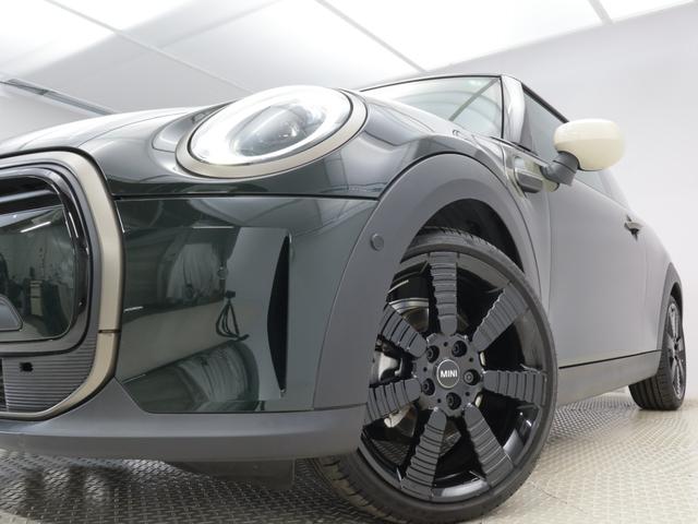 ＭＩＮＩ クーパー　レゾリュート・エディション　認定中古車　２年保証　ＲＥＳＯＬＵＴＥ　ＥＤＩＴＩＯＮ　１８インチＡＷ　クルーズコントロール　ヘッドアップディスプレイ　ナビ非装着　リヤカメラ　前後センサー　衝突軽減　車線逸脱　フロントシートヒーター（34枚目）