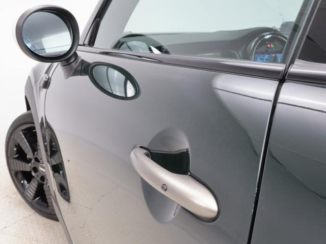 ＭＩＮＩ クーパー　レゾリュート・エディション　認定中古車　２年保証　ＲＥＳＯＬＵＴＥ　ＥＤＩＴＩＯＮ　１８インチＡＷ　クルーズコントロール　ヘッドアップディスプレイ　ナビ非装着　リヤカメラ　前後センサー　衝突軽減　車線逸脱　フロントシートヒーター（36枚目）