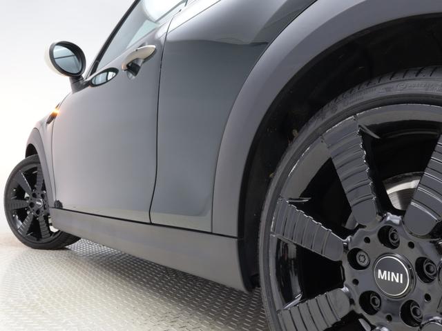 ＭＩＮＩ クーパー　レゾリュート・エディション　認定中古車　２年保証　ＲＥＳＯＬＵＴＥ　ＥＤＩＴＩＯＮ　１８インチＡＷ　クルーズコントロール　ヘッドアップディスプレイ　ナビ非装着　リヤカメラ　前後センサー　衝突軽減　車線逸脱　フロントシートヒーター（37枚目）