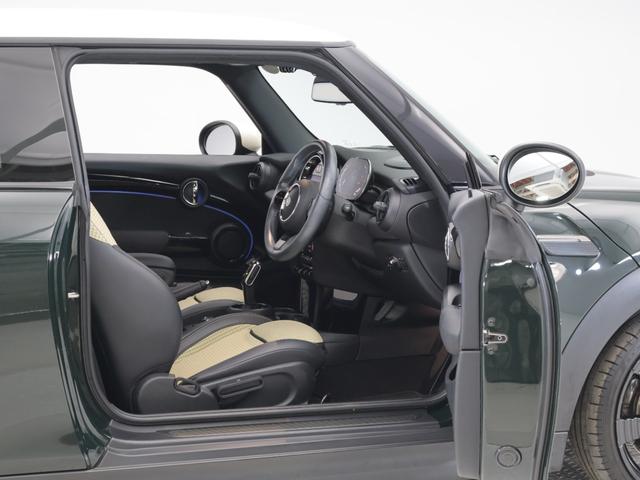 ＭＩＮＩ クーパー　レゾリュート・エディション　認定中古車　２年保証　ＲＥＳＯＬＵＴＥ　ＥＤＩＴＩＯＮ　１８インチＡＷ　クルーズコントロール　ヘッドアップディスプレイ　ナビ非装着　リヤカメラ　前後センサー　衝突軽減　車線逸脱　フロントシートヒーター（41枚目）