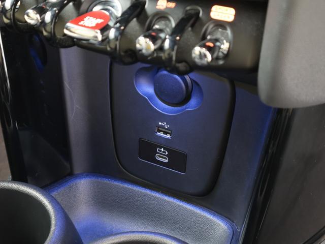 ＭＩＮＩ クーパー　レゾリュート・エディション　認定中古車　２年保証　ＲＥＳＯＬＵＴＥ　ＥＤＩＴＩＯＮ　１８インチＡＷ　クルーズコントロール　ヘッドアップディスプレイ　ナビ非装着　リヤカメラ　前後センサー　衝突軽減　車線逸脱　フロントシートヒーター（54枚目）