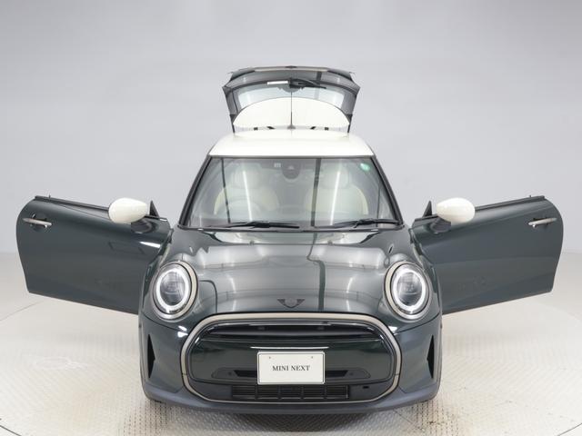 ＭＩＮＩ クーパー　レゾリュート・エディション　認定中古車　２年保証　ＲＥＳＯＬＵＴＥ　ＥＤＩＴＩＯＮ　１８インチＡＷ　クルーズコントロール　ヘッドアップディスプレイ　ナビ非装着　リヤカメラ　前後センサー　衝突軽減　車線逸脱　フロントシートヒーター（59枚目）