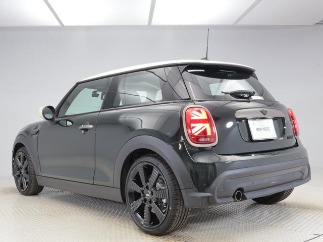 ＭＩＮＩ クーパー　レゾリュート・エディション　認定中古車　２年保証　ＲＥＳＯＬＵＴＥ　ＥＤＩＴＩＯＮ　１８インチＡＷ　クルーズコントロール　ヘッドアップディスプレイ　ナビ非装着　リヤカメラ　前後センサー　衝突軽減　車線逸脱　フロントシートヒーター（60枚目）