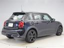 クーパーS クラシック・トリム 認定中古車 2年保証 17インチAW クルーズコントロール ナビ非装着車 リヤカメラ 前後センサー LEDヘッドライト 衝突軽減 車線逸脱 USB コンフォートアクセス フロントシートヒーター(9枚目)