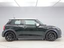 ＭＩＮＩ クーパー　レゾリュート・エディション　認定中古車　２年保証　ＲＥＳＯＬＵＴＥ　ＥＤＩＴＩＯＮ　１８インチＡＷ　クルーズコントロール　ヘッドアップディスプレイ　ナビ非装着　リヤカメラ　前後センサー　衝突軽減　車線逸脱　フロントシートヒーター（6枚目）