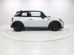 ♪１年間保証走行距離無制限ＭＩＮＩ　ＮＥＸＴ♪エンジンやトランスミッション、ブレーキなどの主要部品は１年間走行距離無制限で保証します。万一、修理が必要な場合は工賃まで含めて無料で対応。 5