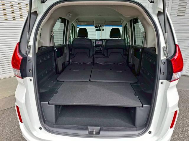 フリード+ハイブリッド ハイブリッドG・ホンダセンシング 両側パワースライドドア LEDアクティブコーナリングランプ シートヒーター(41枚目)