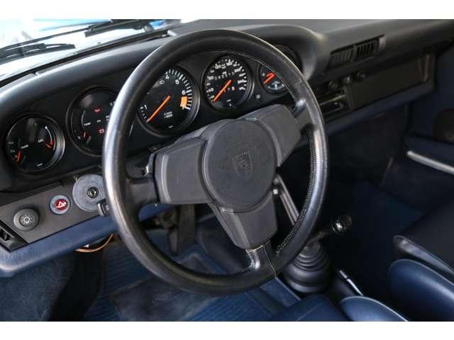 911 911カブリオレ SCライトウェイトボディ 84y 新車並行(16枚目)