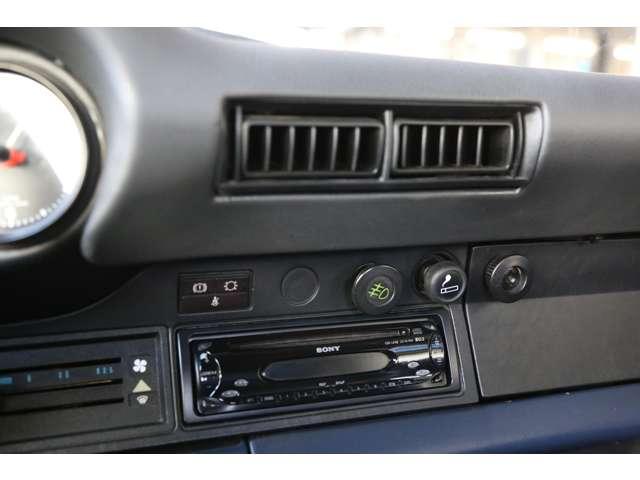 911 911カブリオレ SCライトウェイトボディ 84y 新車並行(18枚目)