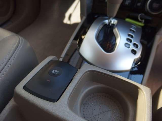 コレオス プレミアム　４ＷＤ　ベージュレザーシート　ディーラー車　ＥＴＣ　アルミホイール　記録簿　スマートキー　オートクルーズコントロール　革シート　パワーシート　シートヒーター　ＣＤ　ＨＩＤ（15枚目）