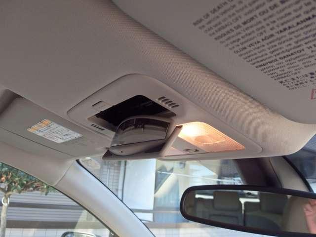 コレオス プレミアム　４ＷＤ　ベージュレザーシート　ディーラー車　ＥＴＣ　アルミホイール　記録簿　スマートキー　オートクルーズコントロール　革シート　パワーシート　シートヒーター　ＣＤ　ＨＩＤ（17枚目）