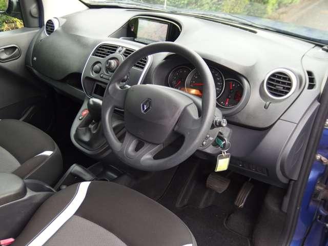 カングー アクティフ　ナビ　ＥＴＣ　純正ローラー付キャリア　両側スライドドア　盗難防止システム　ＨＤＤナビ　ＣＤ　ＥＳＣ　ＡＢＳ　エアコン　サイドエアバッグ（15枚目）