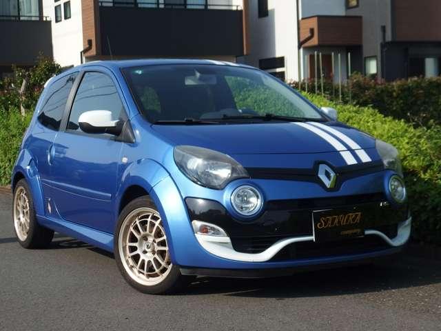 トゥインゴ ゴルディーニ　ルノー・スポール　ディーラー車　左ハンドル　５ＭＴ　アルミホイール　オートクルーズコントロール　頸部衝撃緩和ヘッドレスト　ＣＤ　ＡＢＳ　ＥＳＣ　エアコン（2枚目）