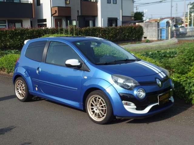 トゥインゴ ゴルディーニ　ルノー・スポール　ディーラー車　左ハンドル　５ＭＴ　アルミホイール　オートクルーズコントロール　頸部衝撃緩和ヘッドレスト　ＣＤ　ＡＢＳ　ＥＳＣ　エアコン（4枚目）