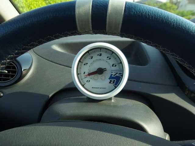 トゥインゴ ゴルディーニ　ルノー・スポール　ディーラー車　左ハンドル　５ＭＴ　アルミホイール　オートクルーズコントロール　頸部衝撃緩和ヘッドレスト　ＣＤ　ＡＢＳ　ＥＳＣ　エアコン（16枚目）