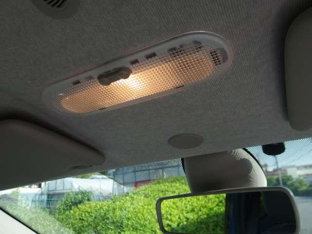 トゥインゴ ゴルディーニ　ルノー・スポール　ディーラー車　左ハンドル　５ＭＴ　アルミホイール　オートクルーズコントロール　頸部衝撃緩和ヘッドレスト　ＣＤ　ＡＢＳ　ＥＳＣ　エアコン（19枚目）